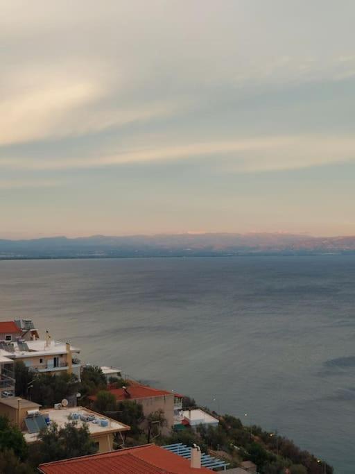 Simply Meraki Gytheian Apt With Panoramic Sea View Githio Exterior foto